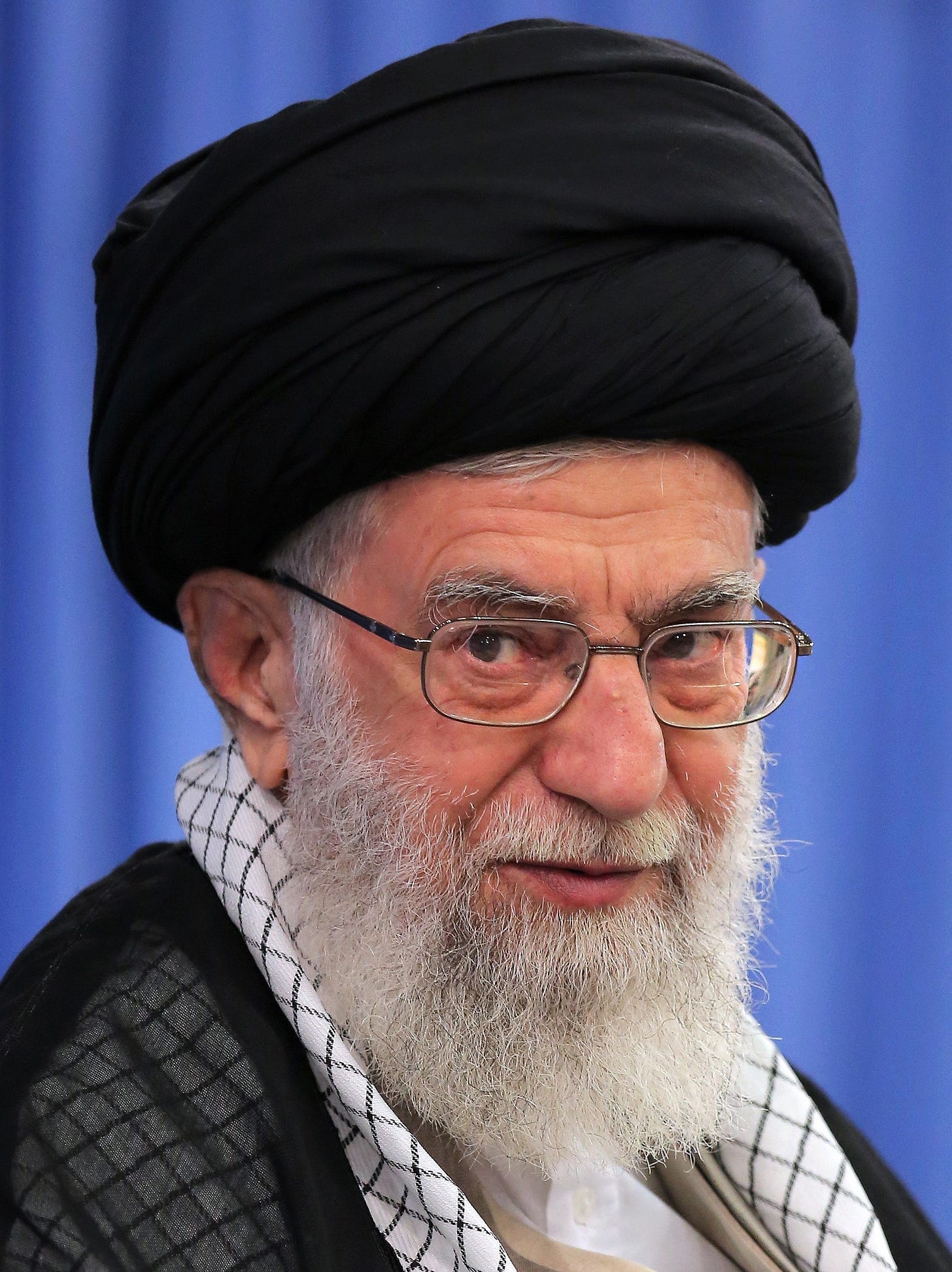 File:Iran Supreme Leader Ali Khamenei meets Modafean Haram families 05.jpg - Wikimedia Commons File:Iran Supreme Leader Ali Khamenei meets Modafean Haram families 05.jpg - Wikimedia Commons