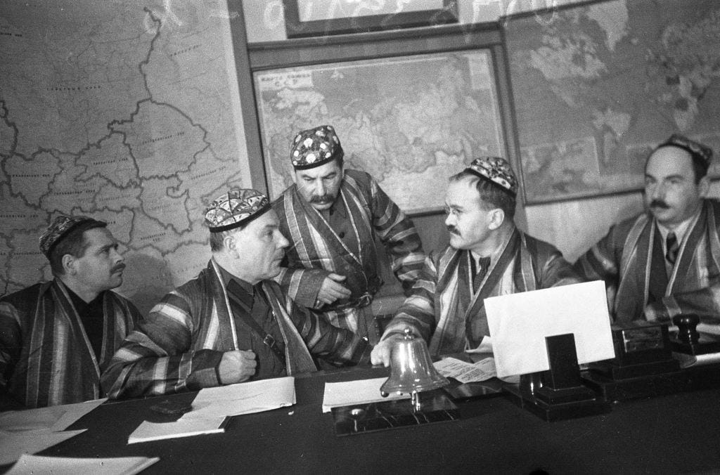 Как таджикистанцы в гости к Сталину ездили. Редкие фото | Новости Таджикистана ASIA-Plus Как таджикистанцы в гости к Сталину ездили. Редкие фото | Новости Таджикистана ASIA-Plus