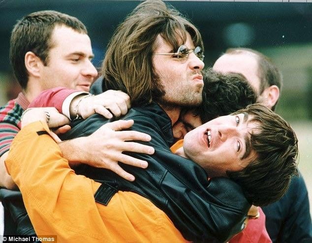Noel Gallagher about his brother Liam in an old interview : r/popculturechat