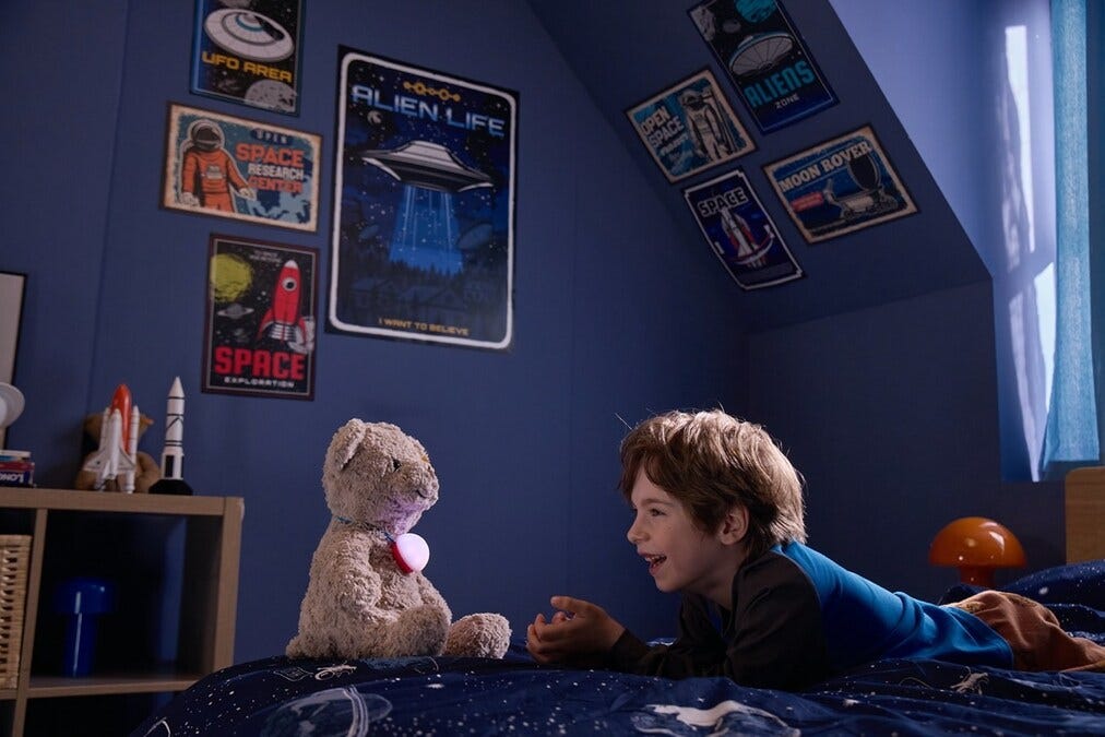 Hugging Every Fun Thought! Haivivi Unveils the World's First AIGC Toy,  BubblePal