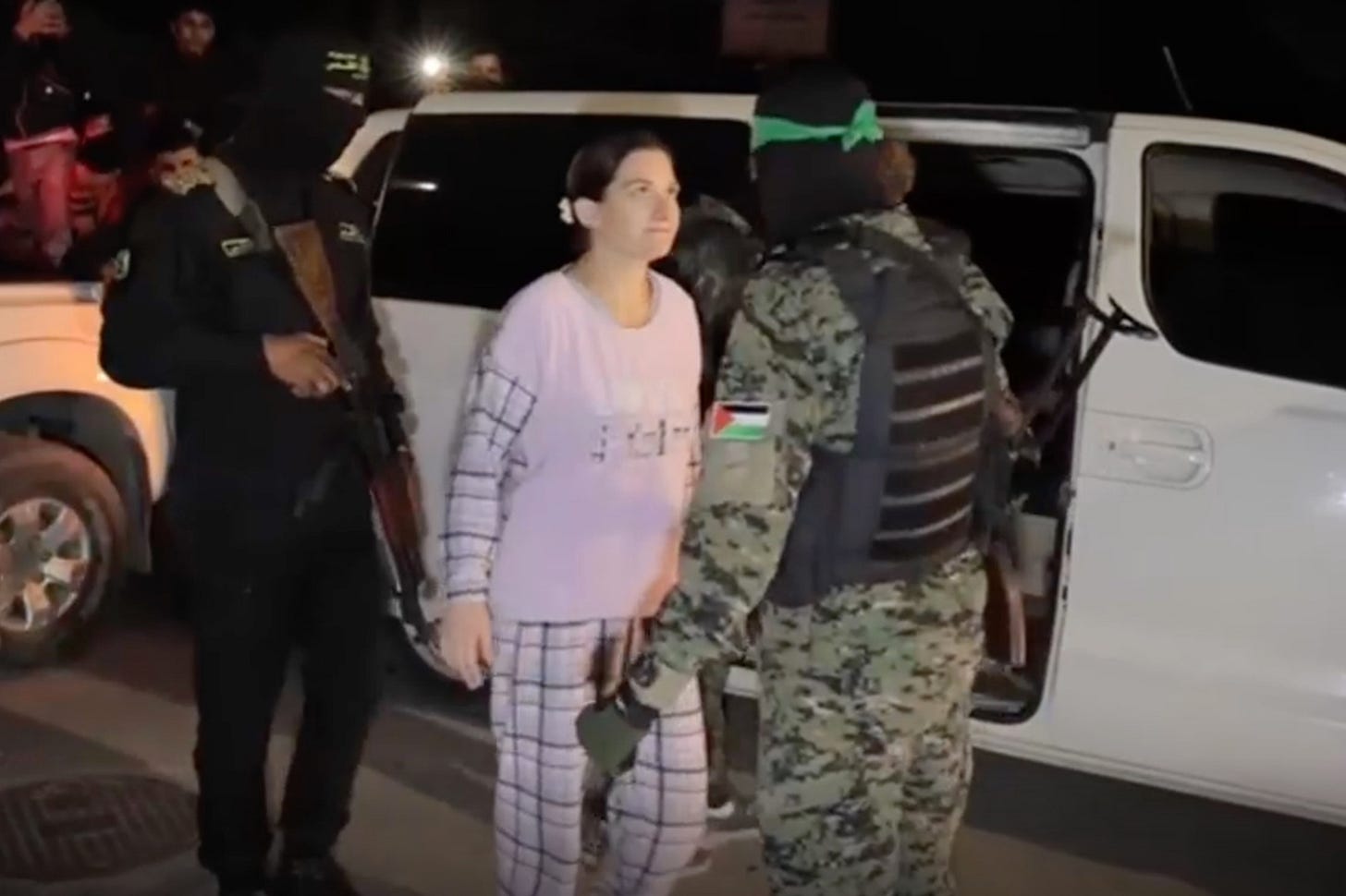 Israeli hostage Rimon Kirsht gives Hamas captor a death stare at release