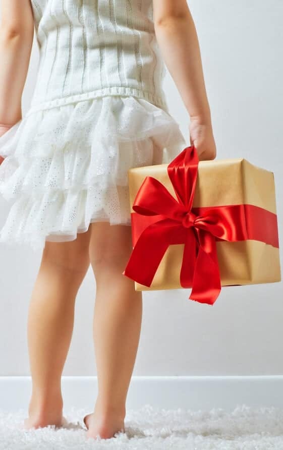 Let's keep worship at the heart of Christmas. This isn't rocket science, but it just might take your heart from a state of overwhelm to wonder. | KristysCottage.com Let's keep worship at the heart of Christmas. This isn't rocket science, but it just might take your heart from a state of overwhelm to wonder. | KristysCottage.com