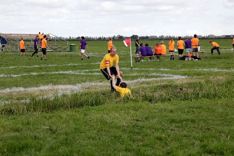 Polder Cup de Maider López, fotografía de dos jugadores en el terreno