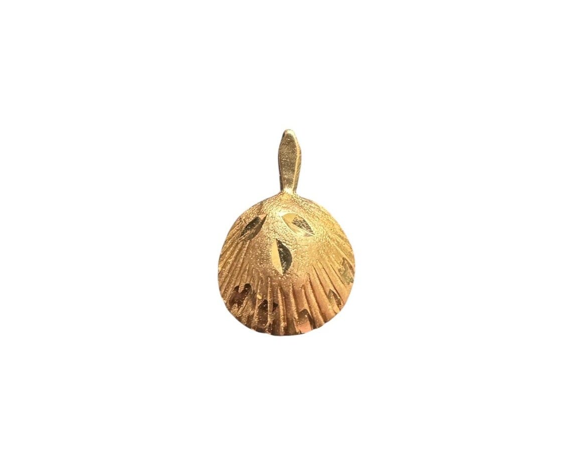 Seashell Pendant - Vintage 14k Gold - Circa 1980s - Seashell Ocean Charm Pendant - Michael Anthony - Fine Statement Jewelry image 1 Seashell Pendant - Vintage 14k Gold - Circa 1980s - Seashell Ocean Charm Pendant - Michael Anthony - Fine Statement Jewelry image 1