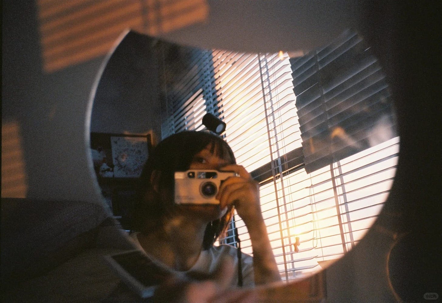 她和她的胶片相机