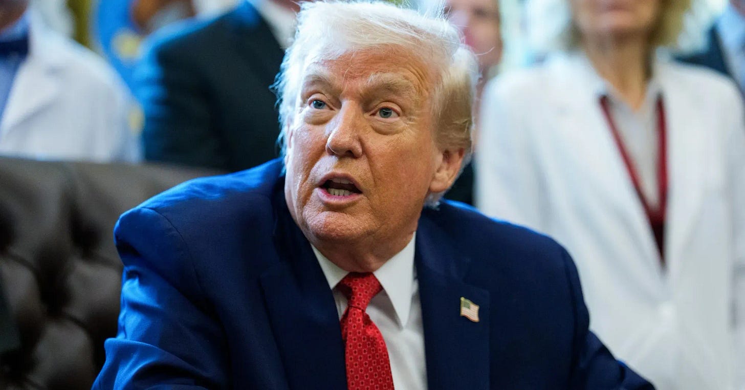 Trump Warns Colombia in Threat to Other Drug-Producing Countries - Bloomberg