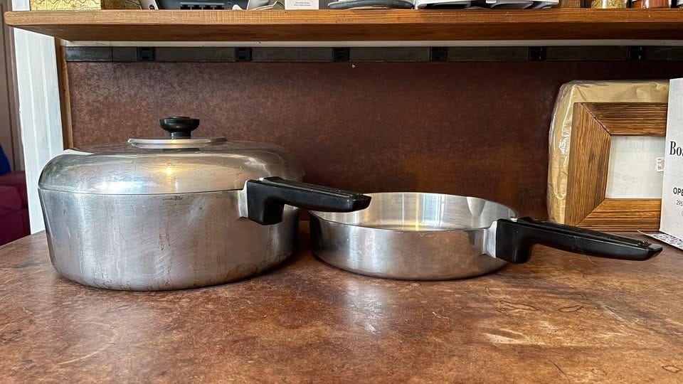 Product photo of TWO (2) MAGNALITE CHICKEN FRYERS PANS SKILLETS FOR CAJUN CREOLE COOKING NEW ORLEANS