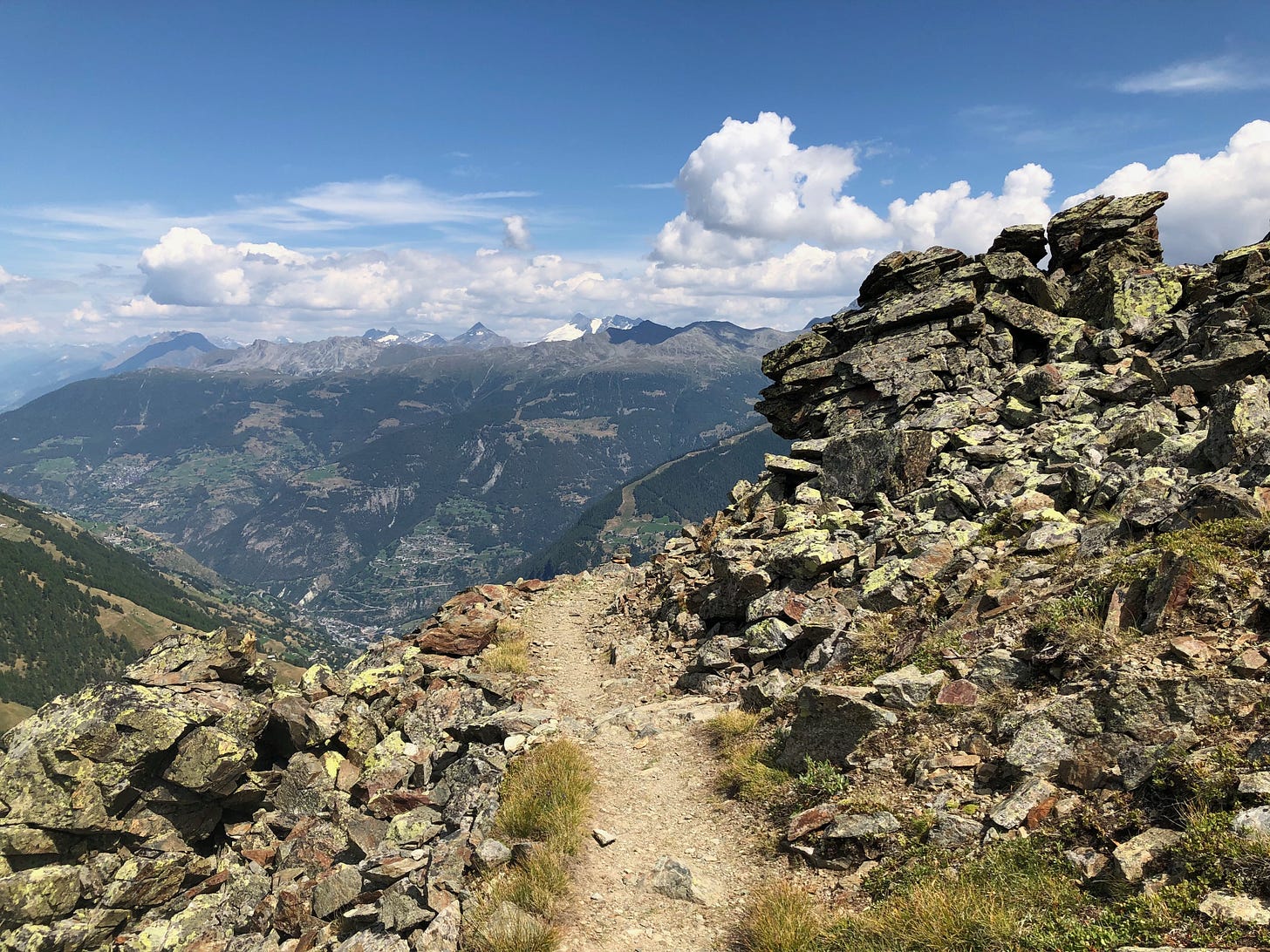 Rounding a bend heading toward the Matterthal, right on the edge!