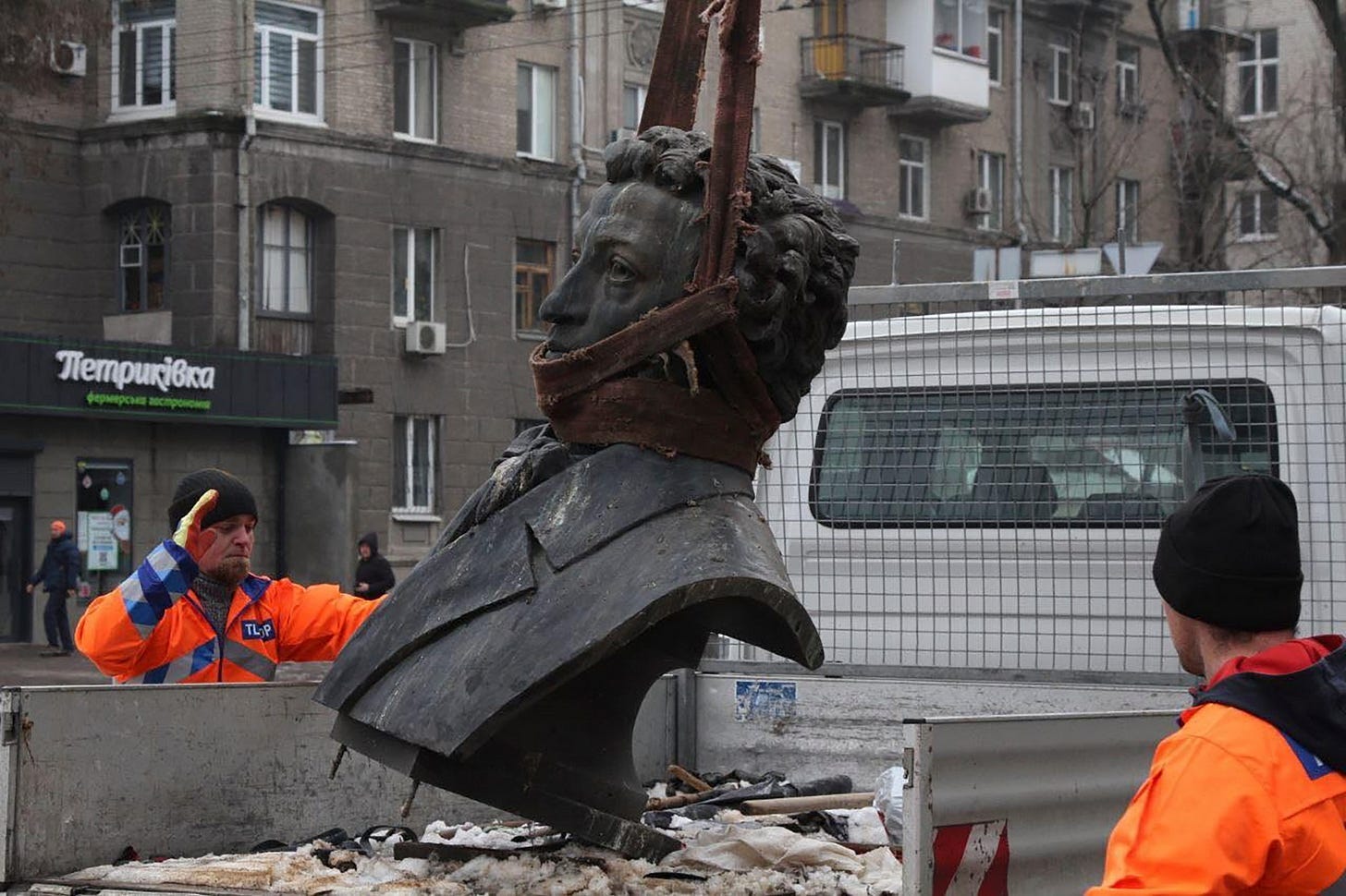 Wartime Ukraine erasing Russian past from public spaces | WVNS