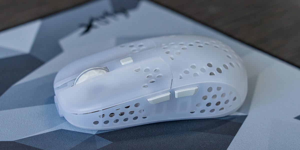 This is the weirdest mouse I've ever used