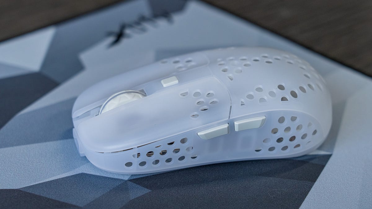 This is the weirdest mouse I've ever used