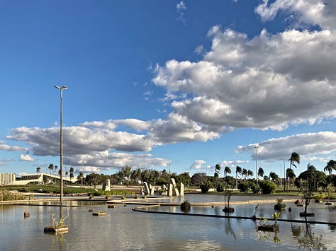 Aspectos da Praça dos Cristais