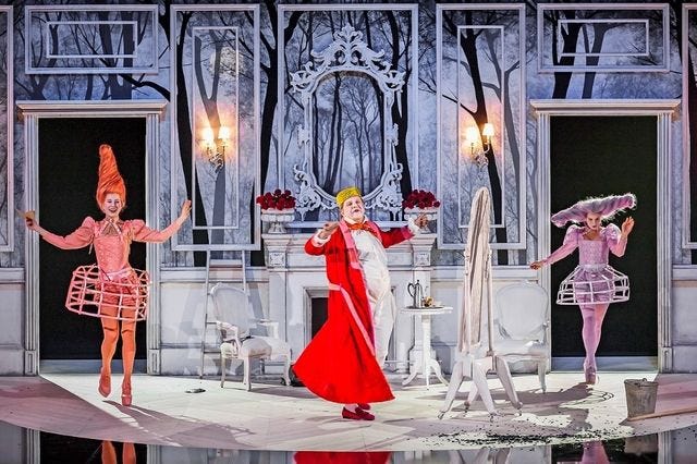Cendrillon» sort magnifiée d&#39;un placard à poussière | 24 heures