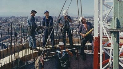 Obreros trabajando en el Pirulí de Madrid, 1981