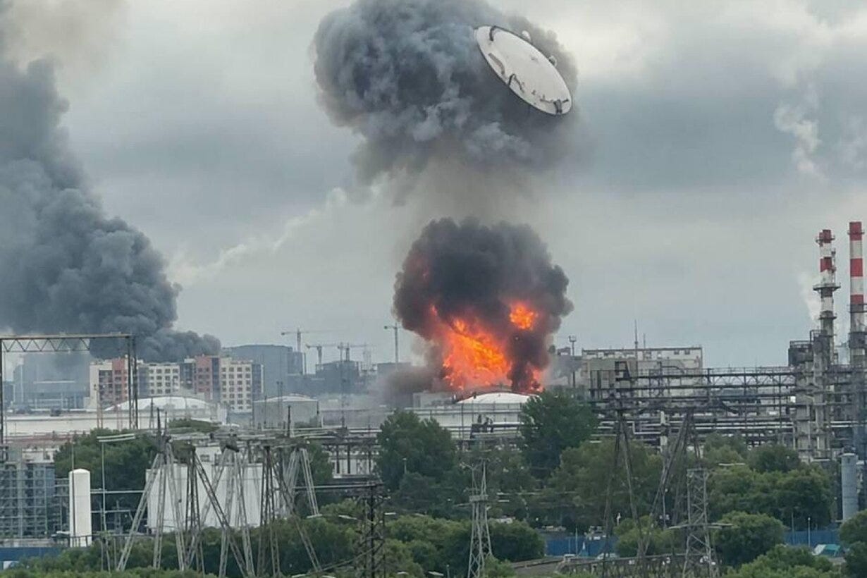 After Ukraine's second drone strike in three days on Moscow's largest oil  refinery, Muscovites can expect the same air pollution that has plagued  other targeted Russian cities — Meduza