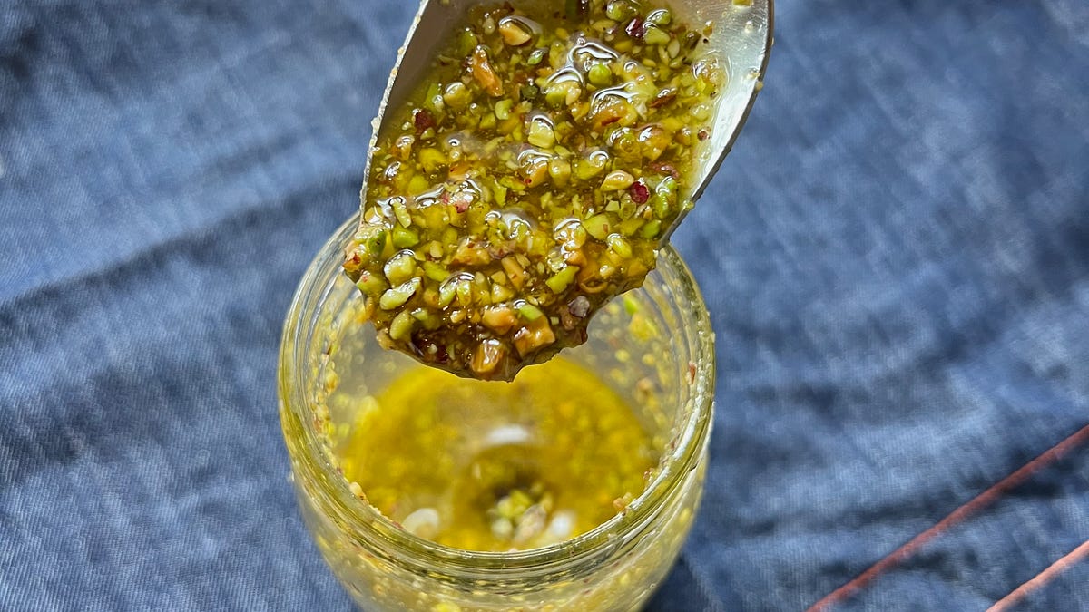 Recipe: Pistachio Oil with Garlic & Lemon