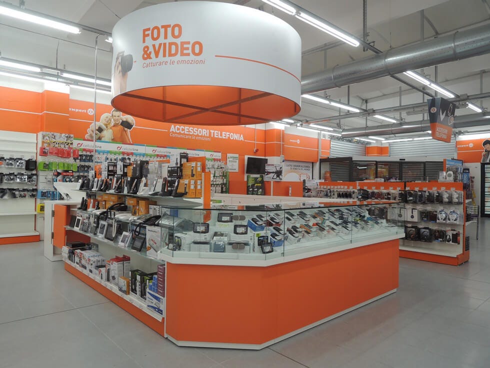 Arredamento casalinghi / elettronica CDL Italia | Arredo negozi Lecce