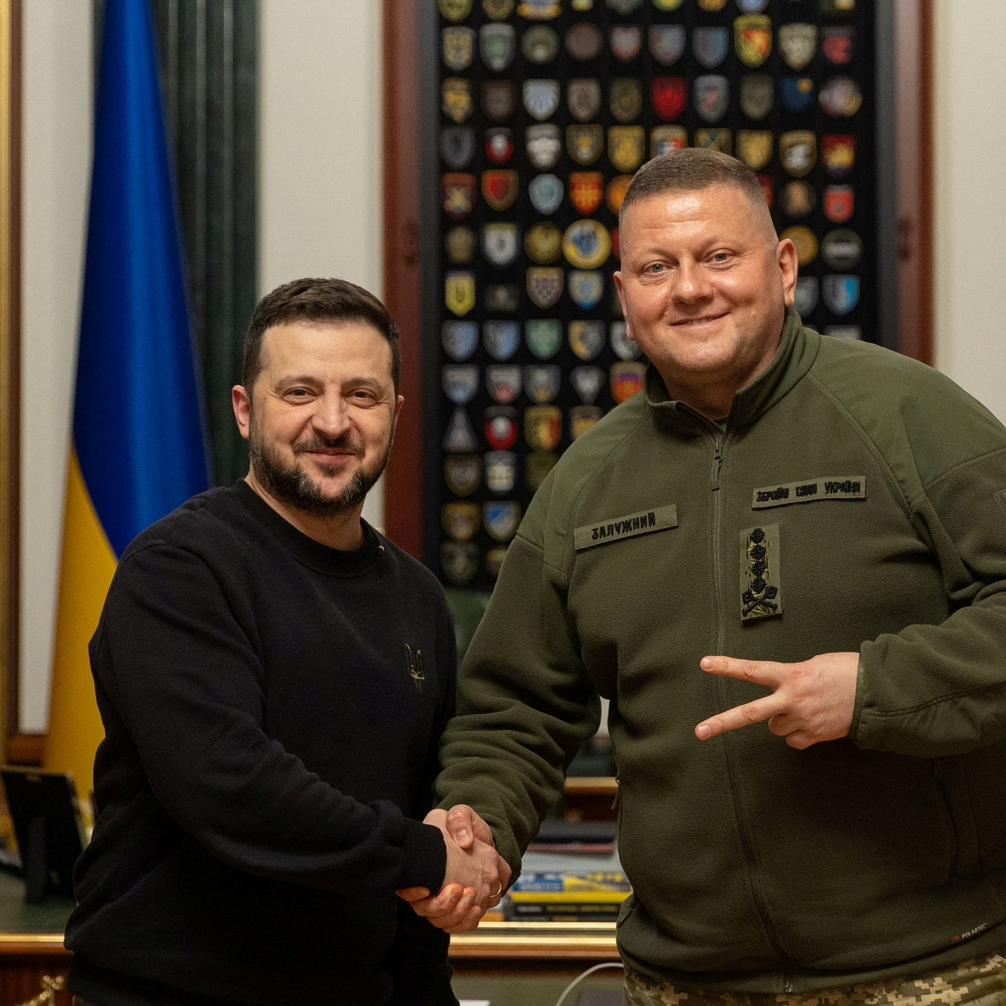 Zelenskyy, primer ministro de Ucrania, nombra a un nuevo jefe del ejército tras destituir a Zaluzhny.