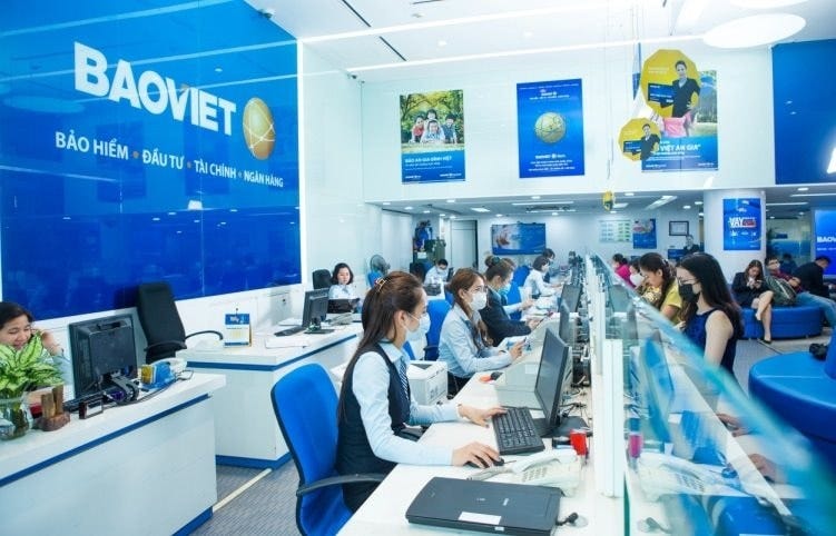 Cổ phiếu Bảo Việt (BVH) tiếp đà bứt phá, VN-Index tăng nhẹ lên mức 1.251,