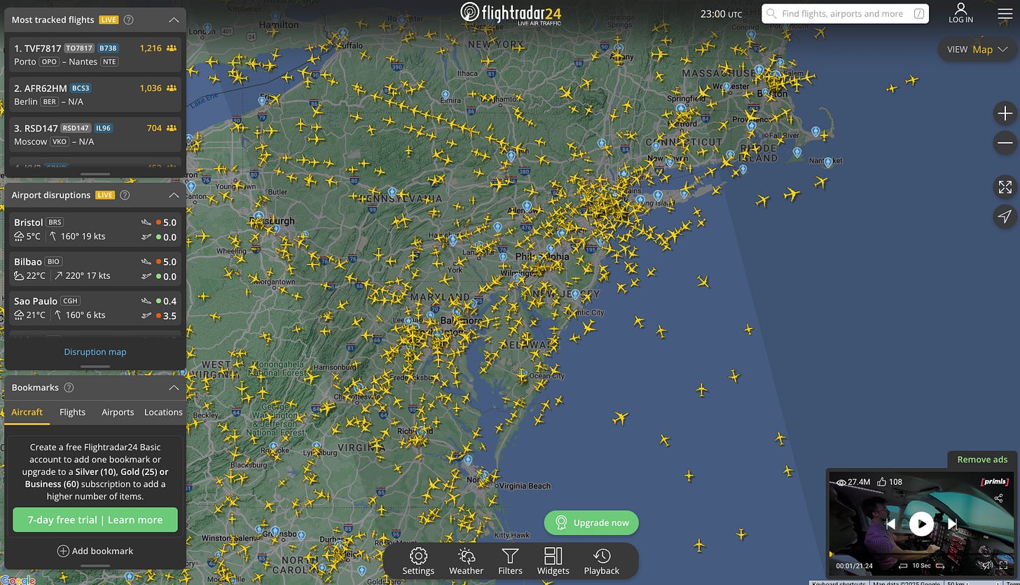 Real-time flight tracker by Flightradar24