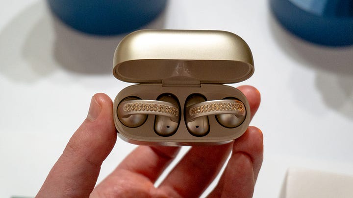 moto buds loop razr ultra launch release date