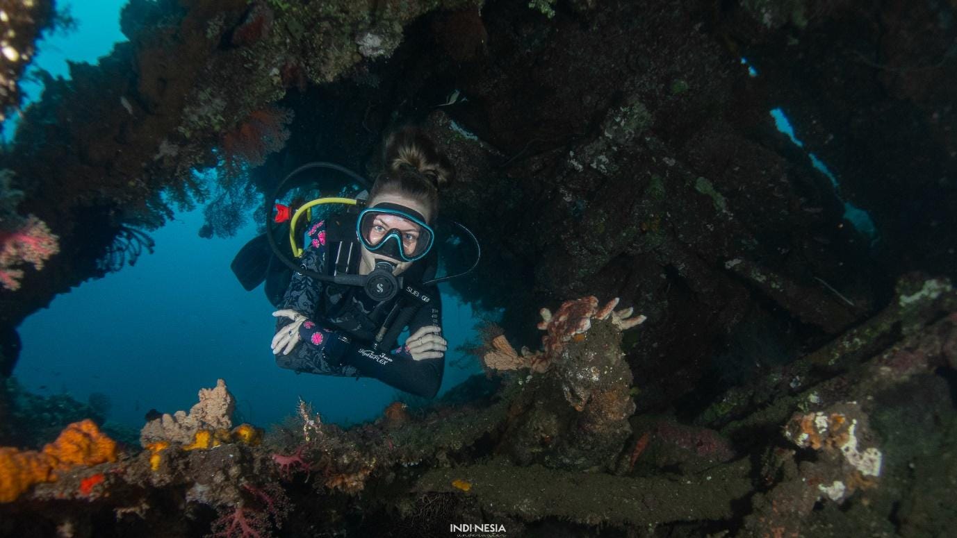 Sebuah gambar berisi pohon, olahraga, berenang, olahraga air

Deskripsi dibuat secara otomatis
