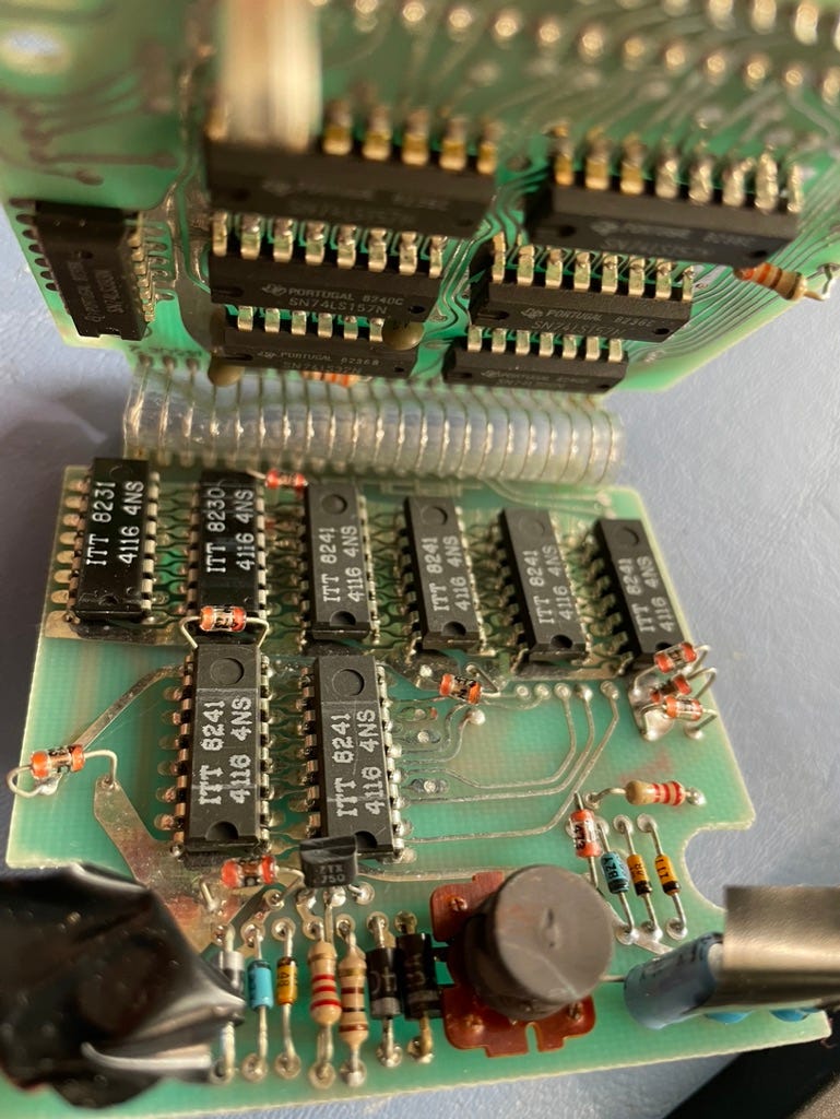 チロルページ Inside the Sinclair ZX81 - by Paul Lefebvre