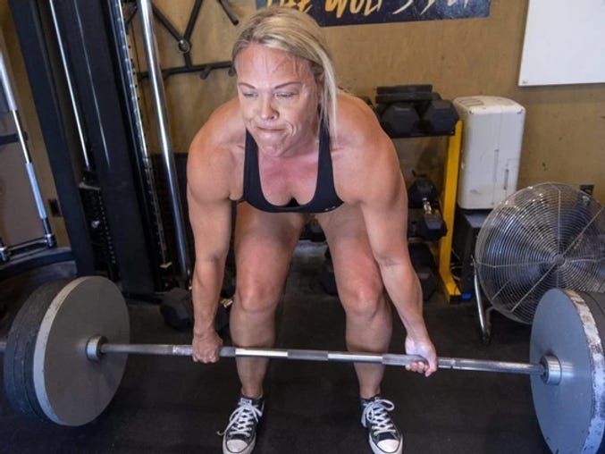 April Hutchinson is shown powerlifting on Sept. 1, 2022. (Mike Hensen/The London Free Press) April Hutchinson is shown powerlifting on Sept. 1, 2022. (Mike Hensen/The London Free Press)