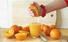 Bí quyết vắt và bảo quản để nước cam không bị đắng