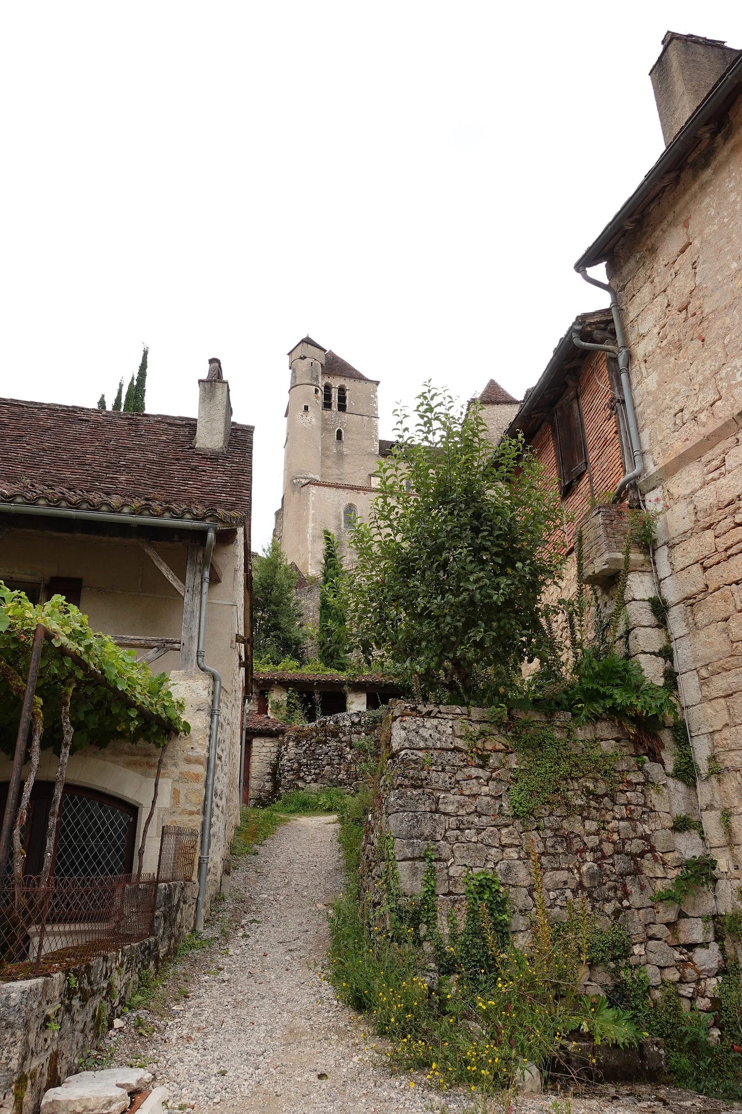 Another view of Eglise de Saint Cirq Lapopie Another view of Eglise de Saint Cirq Lapopie
