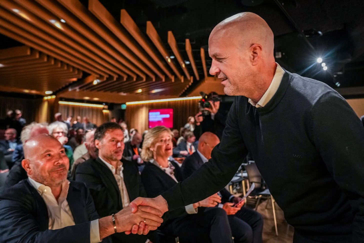Ajax maakt aanstelling rvc en nieuwe status van Cruijff helemaal officieel Ajax maakt aanstelling rvc en nieuwe status van Cruijff helemaal officieel
