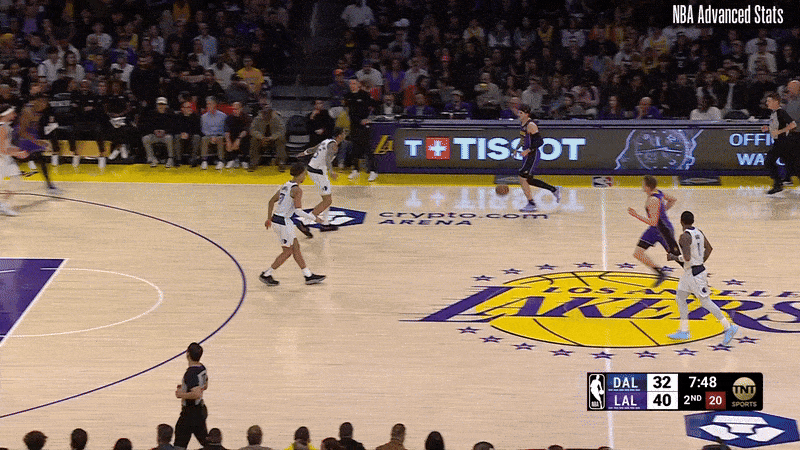 reaves throws klay to ground.mp4 [optimize output image]