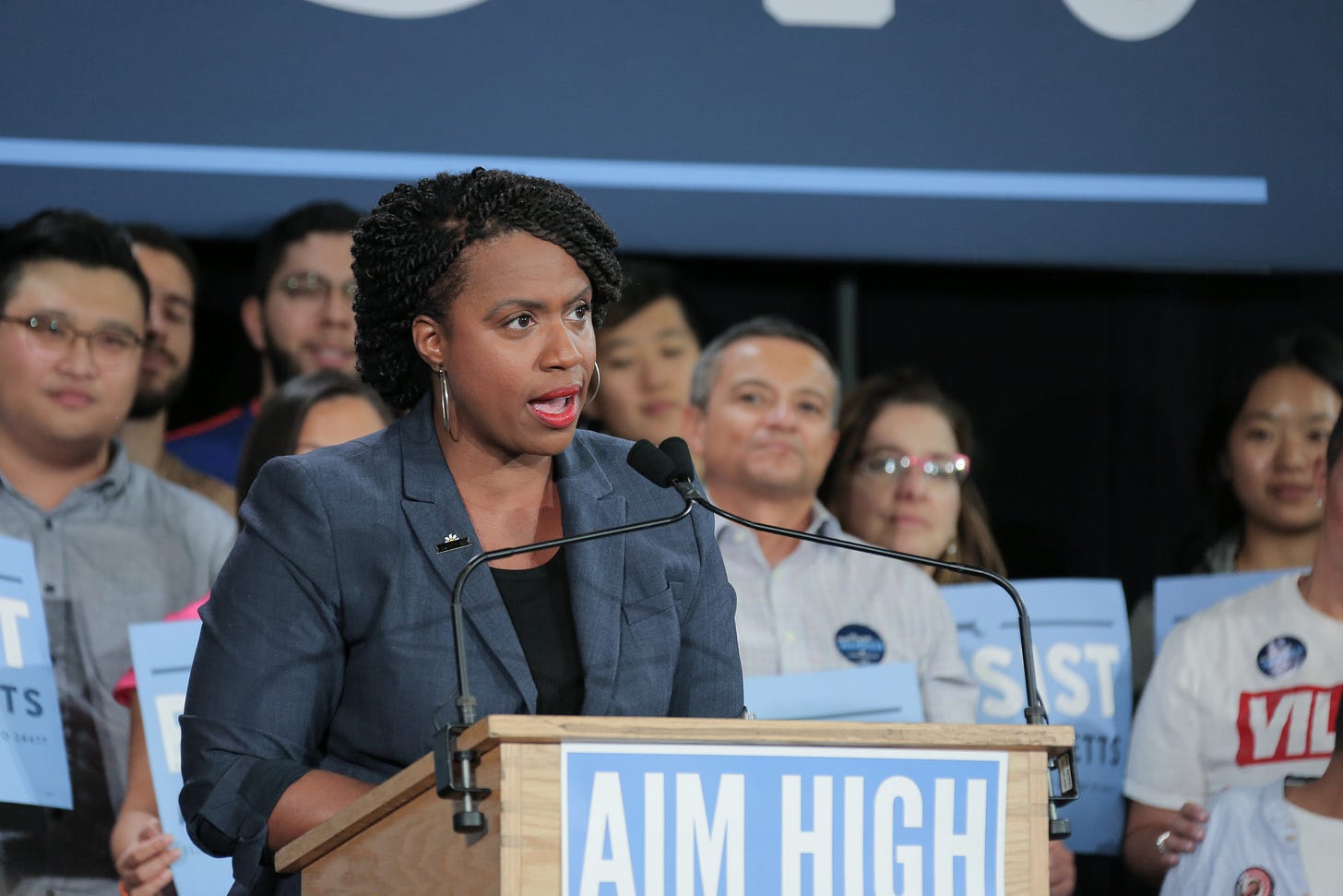 File:Ayanna Pressley at the Unity Rally - Cambridge, MA (42974623360).jpg -  Wikimedia Commons
