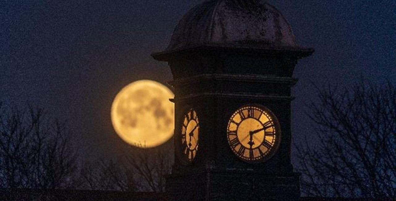 NASA Imposes Moonlight Savings Time