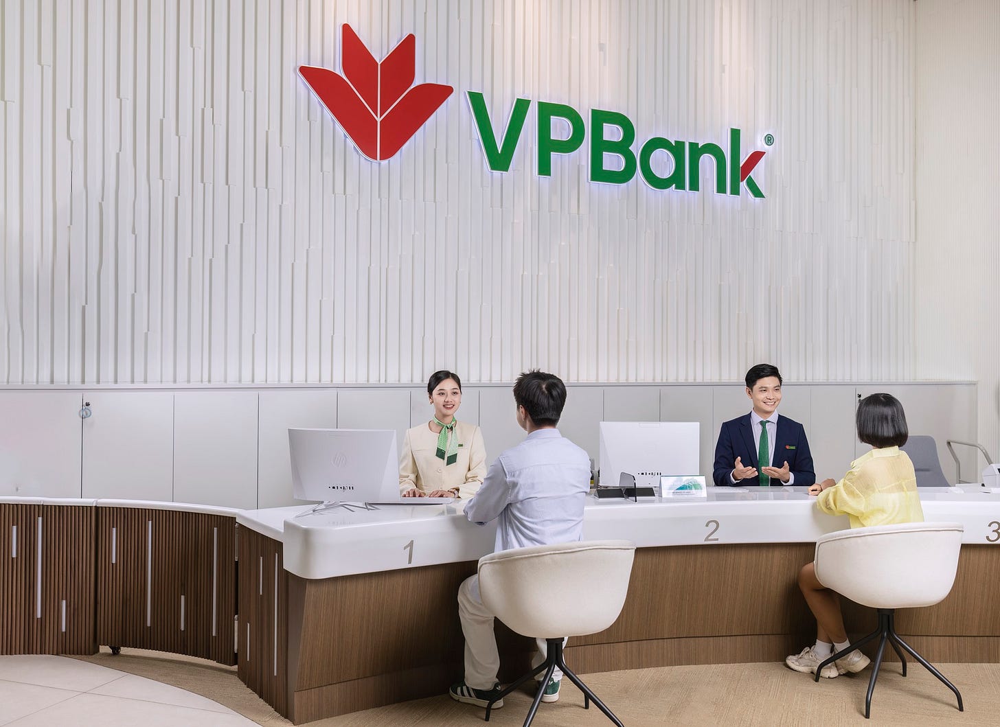 VPBank lập kỷ lục mới trong nhóm ngân hàng tư nhân: Tổng tài sản vượt 1,1  triệu tỷ đồng, CASA tăng trưởng 40% trong 6 tháng đầu năm