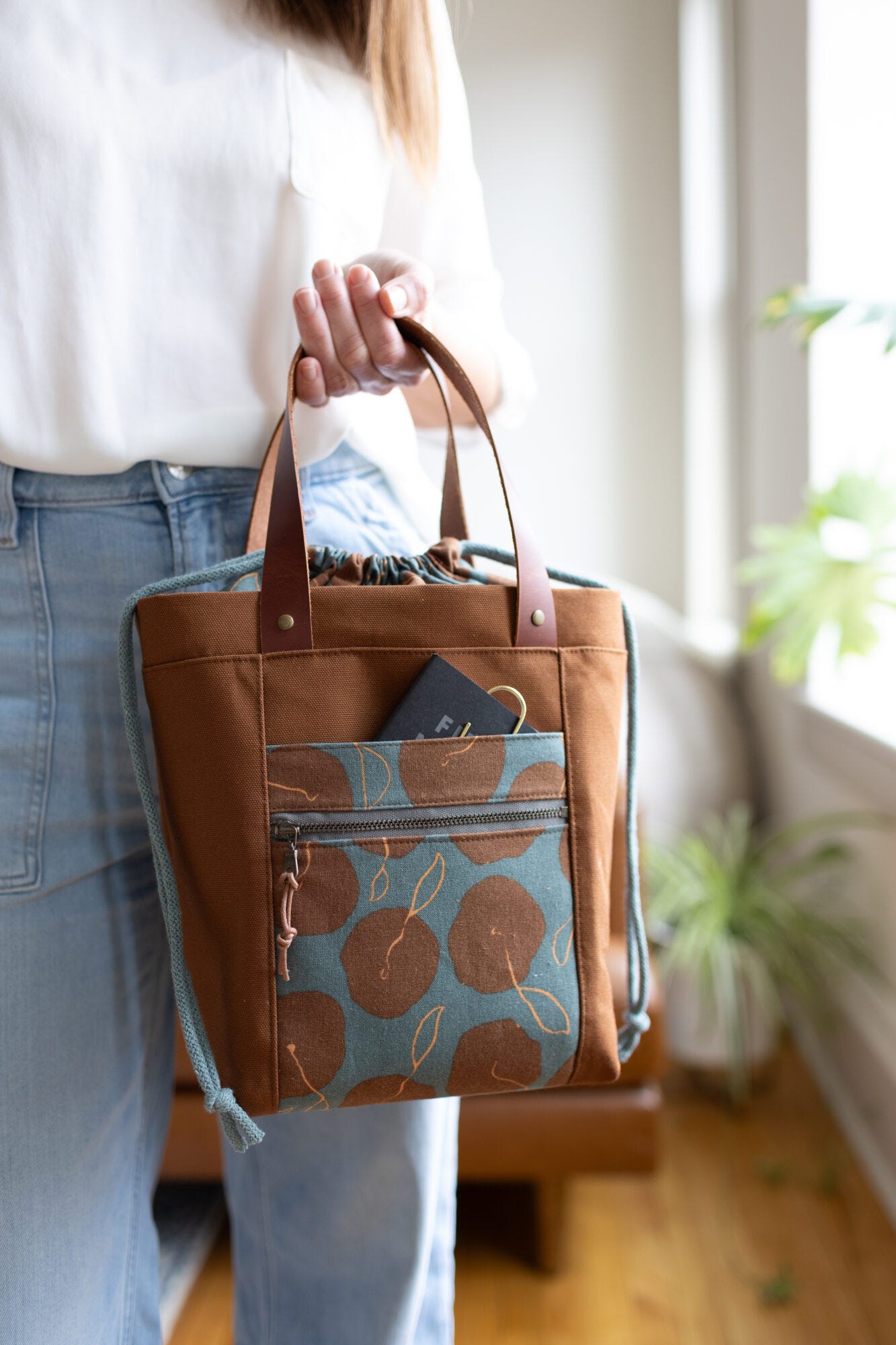 Firefly Totes in Orchard Run