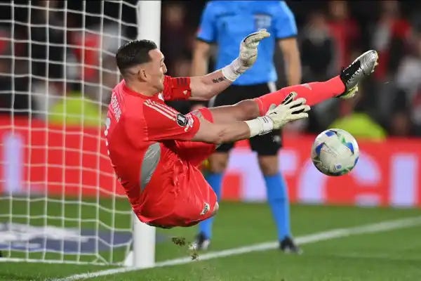 Del sufrimiento a la euforia: River eliminó a Libertad y sigue en carrera  en la Libertadores