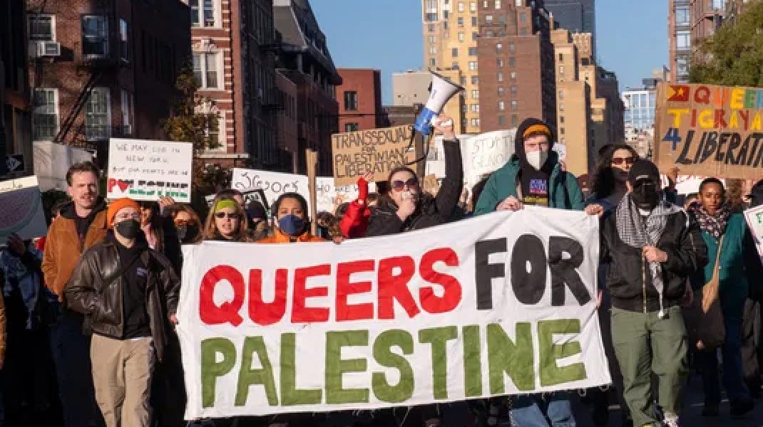 10 Traits of a Useful Idiot