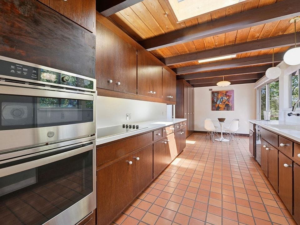 7th image of 410 Conil Way