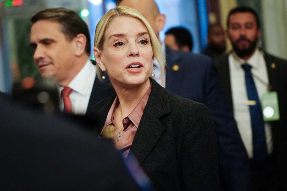 Pam Bondi diagnostiquée d'un cancer grave après son limogeage par Trump : selon un rapport Pam Bondi diagnostiquée d'un cancer grave après son limogeage par Trump : selon un rapport