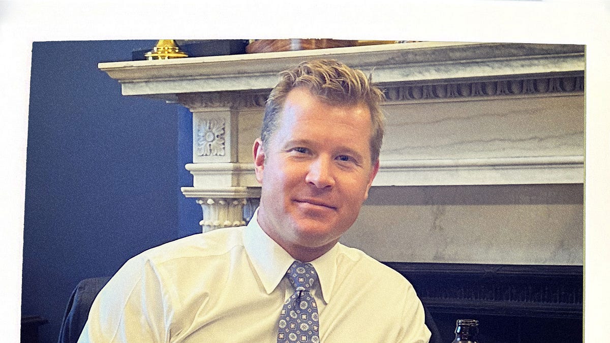 Two Drinks with . . . the Senator Warning Trump That Iran ‘Cannot Be Trusted’