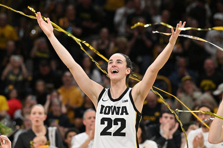 Caitlin Clark mania drives sellout crowds for women's basketball -  CSMonitor.com