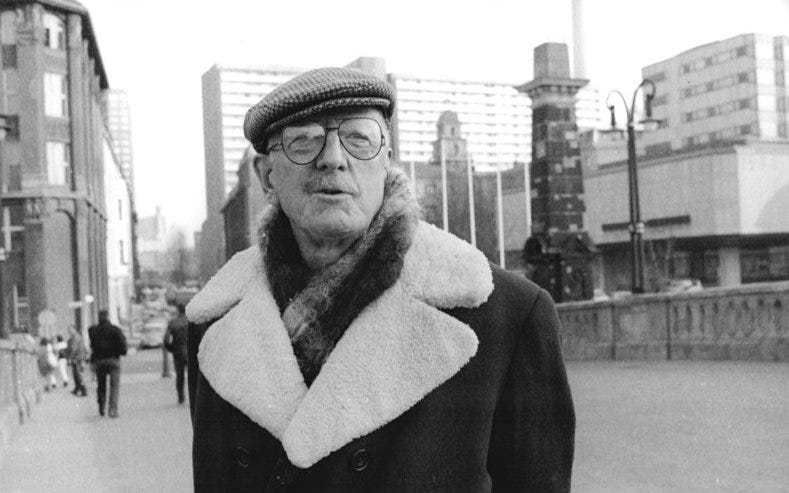 GDR citizens and East German city scenes — illustrating lived experience and archival research behind authentic storytelling for films, biopics, and novels. GDR citizens and East German city scenes — illustrating lived experience and archival research behind authentic storytelling for films, biopics, and novels.
