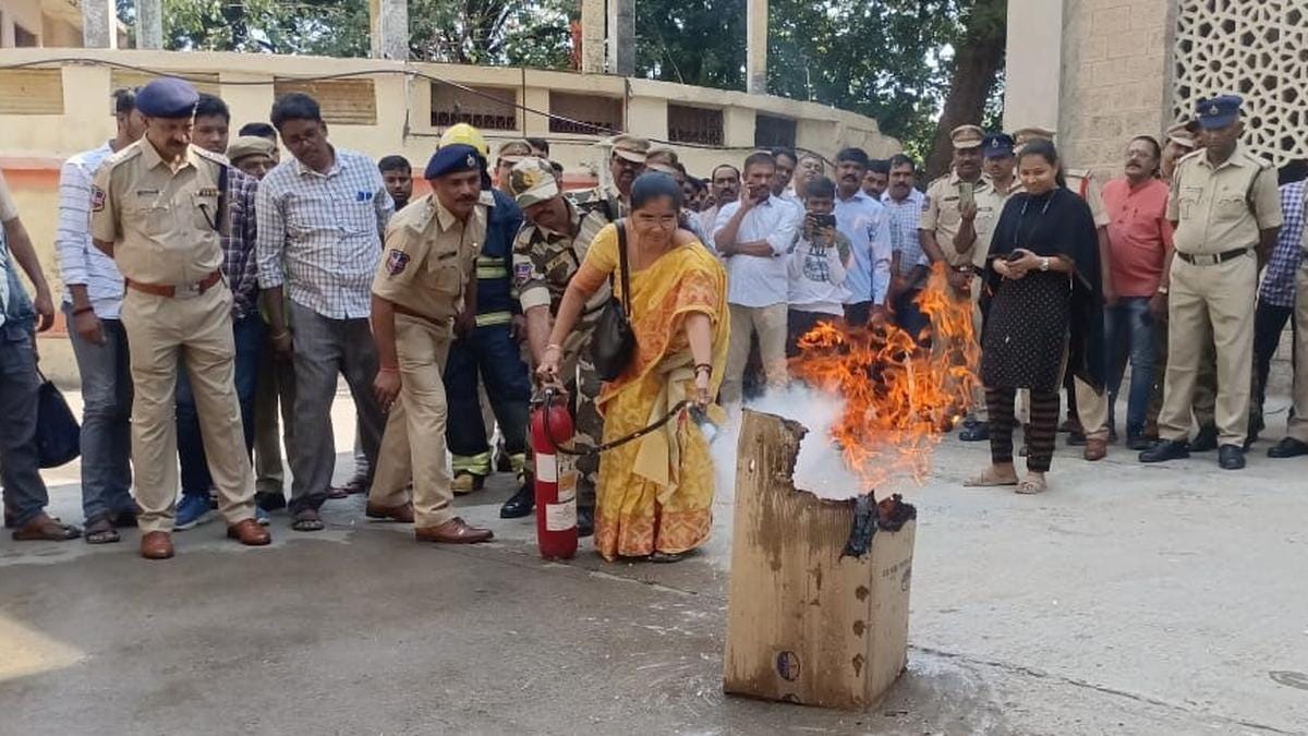 Operation Abhyaas evacuation drill held at Telangana High Court - The Hindu Operation Abhyaas evacuation drill held at Telangana High Court - The Hindu