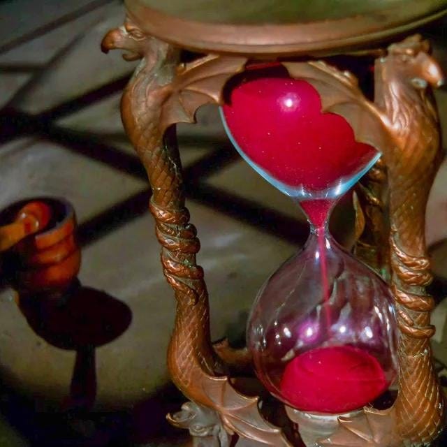 r/wizardofoz - When the hour glass empties, how was Dorothy in Wizard of Oz supposed to die?
