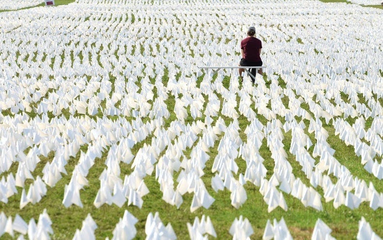 Nihilisme pandémique, meurtre social, et banalité du mal | Nate Holdren