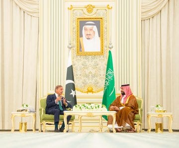 Saudi Arabia and Pakistan conclude a military deal that looks to ...