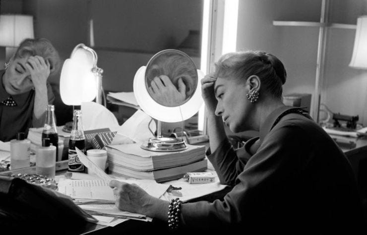 Joan Crawford had classic narcissistic personality disorder. However, she was always in front of the camera. So she didn't need to take selfies of herself. The film Mommie Dearest illustrates Crawford's narcissism. 