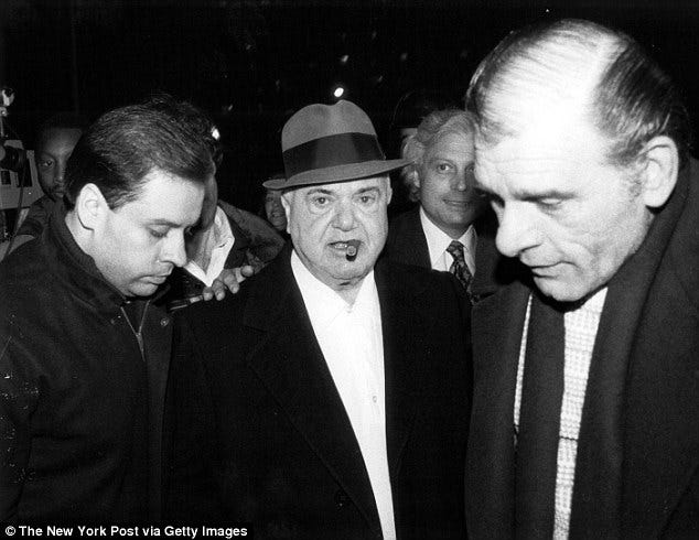 Fat Tony Salerno, boss de la famille Genovese, qui fournit le béton pour la Trump Tower Fat Tony Salerno, boss de la famille Genovese, qui fournit le béton pour la Trump Tower