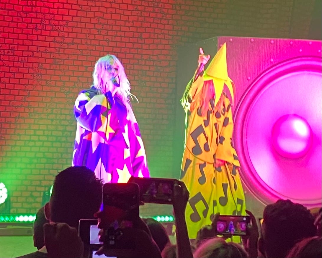 File:100 Gecs @ 930 Club, 10-29-2021.jpg - Wikimedia Commons